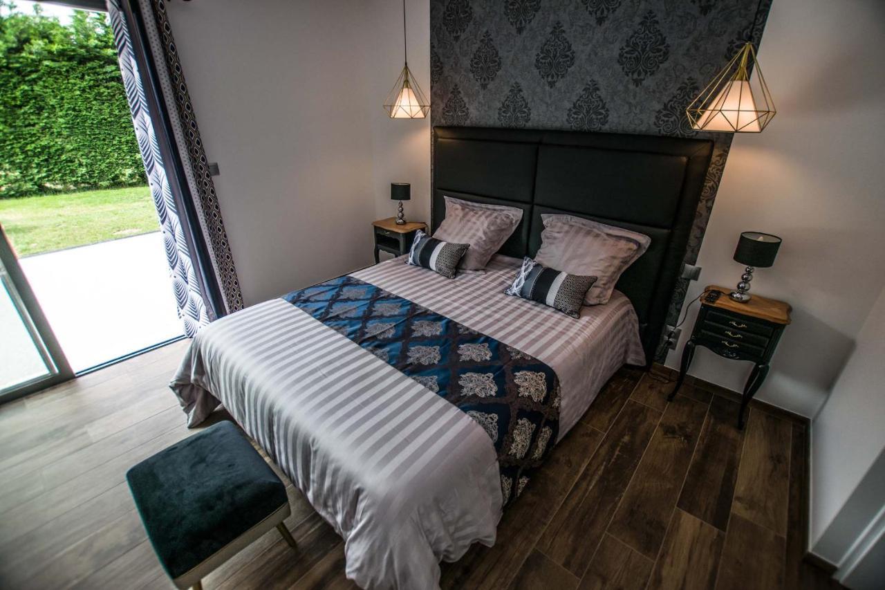 Les Cuves - Saintes Bed & Breakfast Chaniers Eksteriør bilde