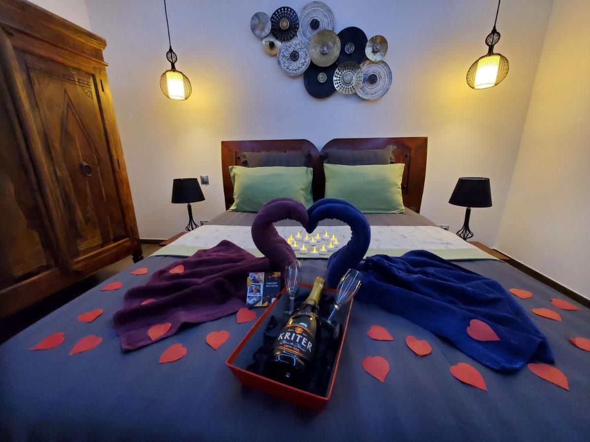 Les Cuves - Saintes Bed & Breakfast Chaniers Eksteriør bilde