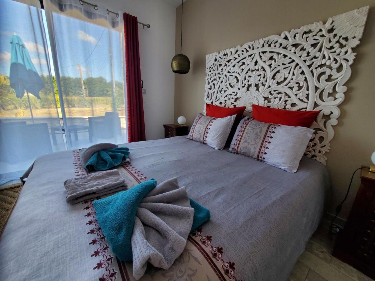 Les Cuves - Saintes Bed & Breakfast Chaniers Eksteriør bilde