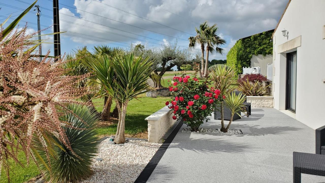 Les Cuves - Saintes Bed & Breakfast Chaniers Eksteriør bilde